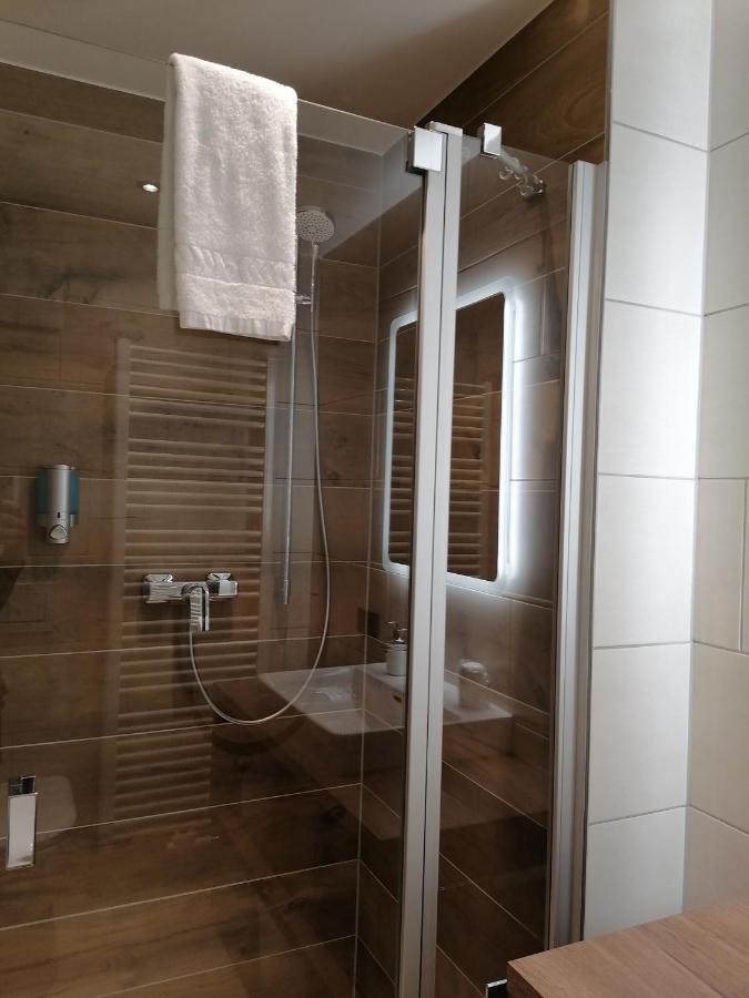 Hotelgasthof Kirchenwirt Schierling Kültér fotó